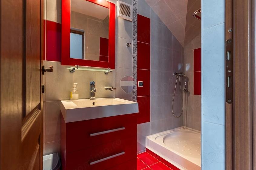 Casă cu 5 camere cu Teren 869 Mp în Bucium