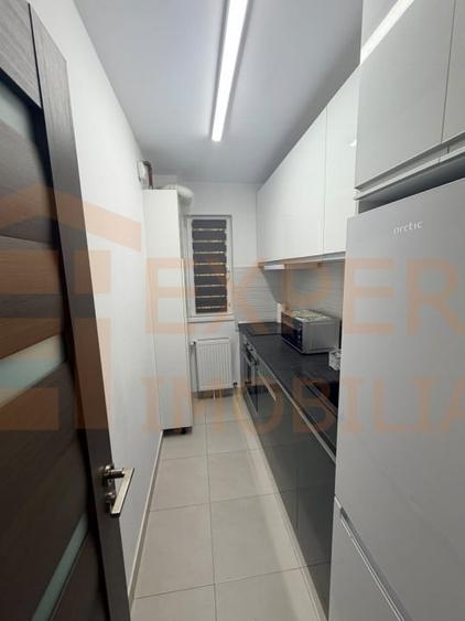 Apartament cu 3 camere semidecomandat, mobilat în Tomis Nord