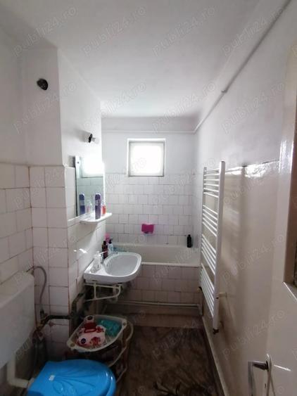 Apartament cu 2 camere semidecomandat în Școlilor