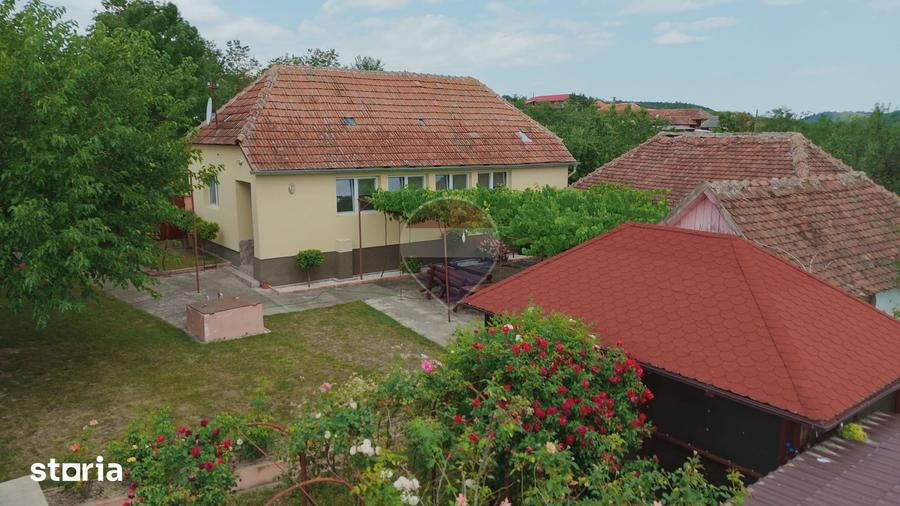 Casă cu 3 camere cu Teren 8788 Mp în Forosig