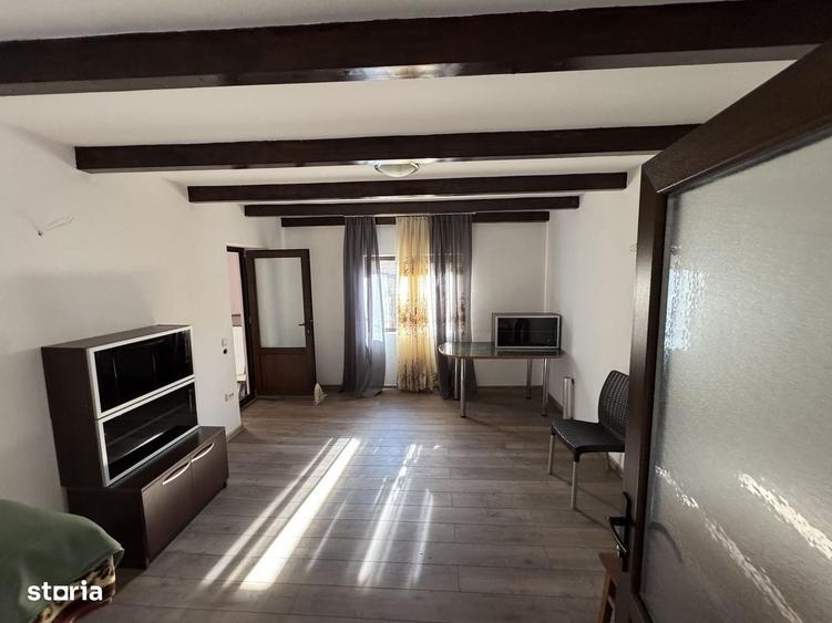 Casă cu 4 camere în Exterior Vest