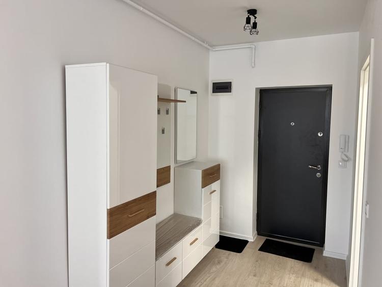Apartament cu 2 camere semidecomandat, mobilat în Mihai Viteazul