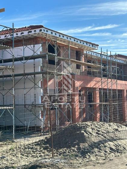 Duplex cu 4 camere cu Canalizare în Fabric