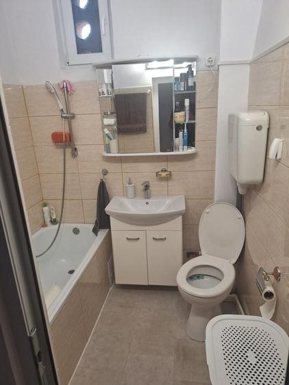 Apartament cu 2 camere semidecomandat în Petros