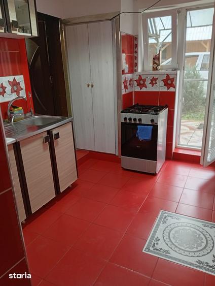Casă cu 5 camere cu Teren 1400 Mp în Bonț