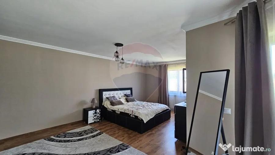Casă cu 6 camere cu Teren 3600 Mp în Hănțești