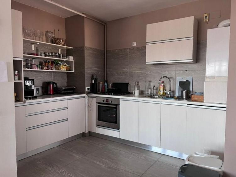 Apartament cu 4 camere decomandat în Unirii