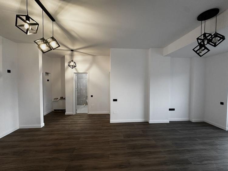 Apartament cu 2 camere semidecomandat în Florești