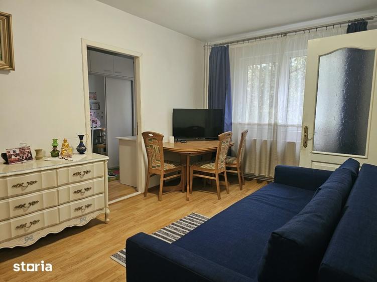Apartament cu 2 camere nedecomandat în Primăverii