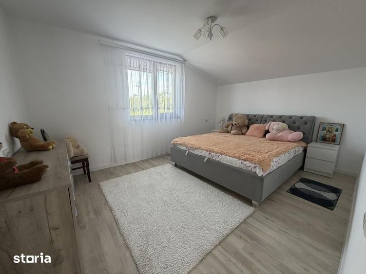 Casă cu 5 camere cu Teren 1175 Mp în Central