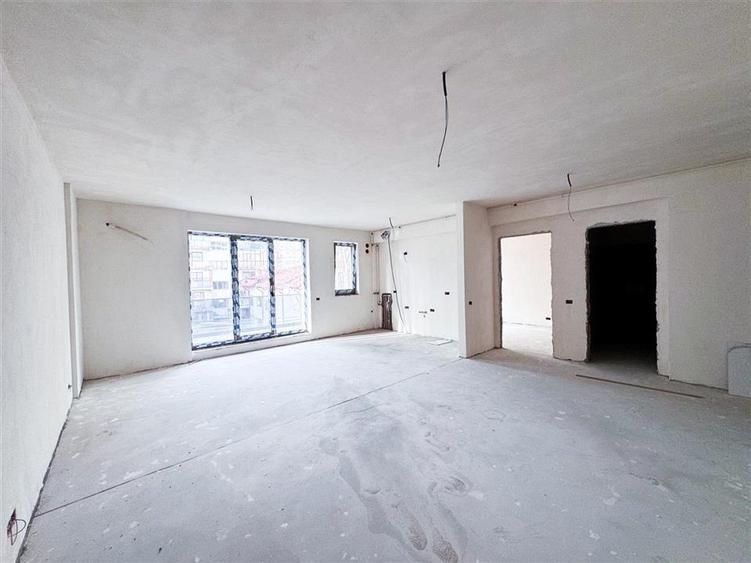 Apartament cu 2 camere decomandat în Aviației