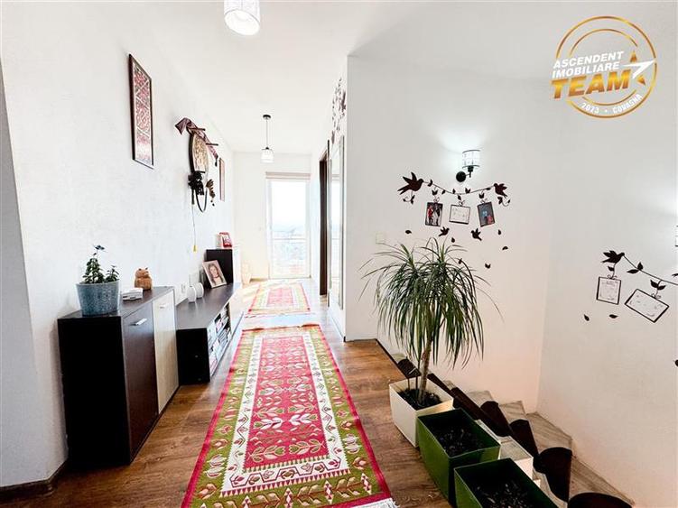 Casă individuală cu 5 camere cu Garaj în Sâncraiu