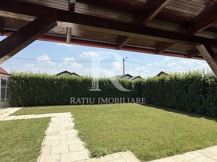 Casă individuală cu 4 camere cu Canalizare în Sântandrei