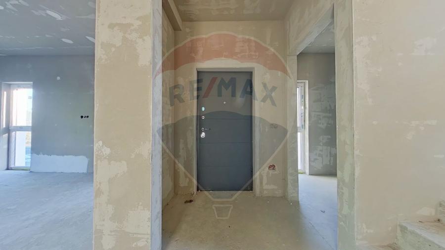 Duplex cu 5 camere cu Teren 249 Mp în Chinteni