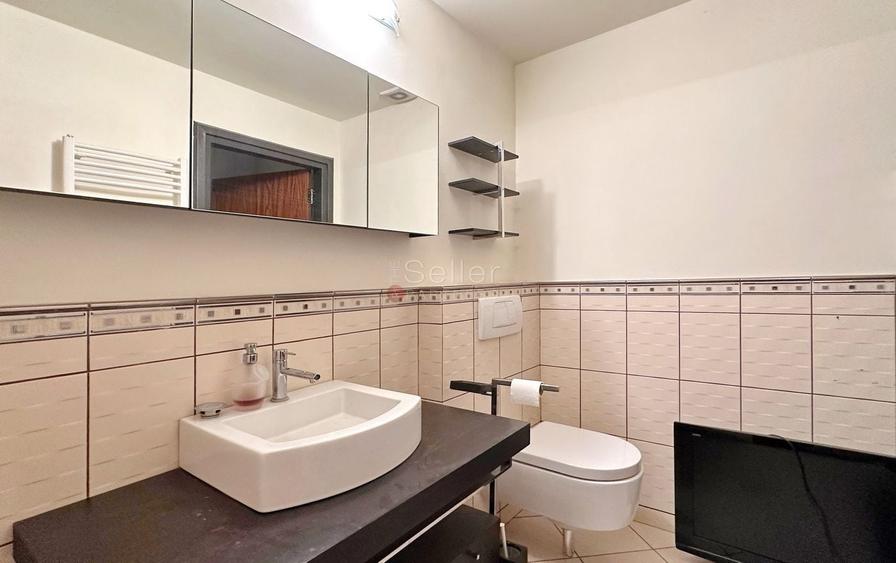 Apartament cu 4 camere decomandat, mobilat în Schei