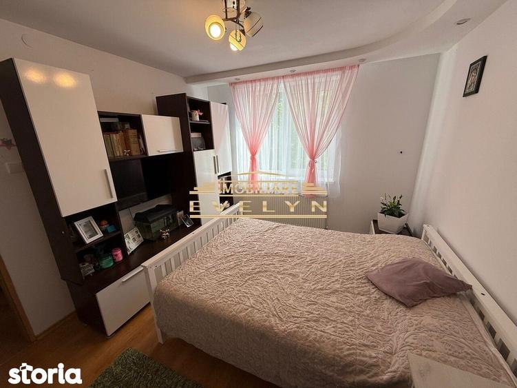 Apartament cu 3 camere semidecomandat în Central