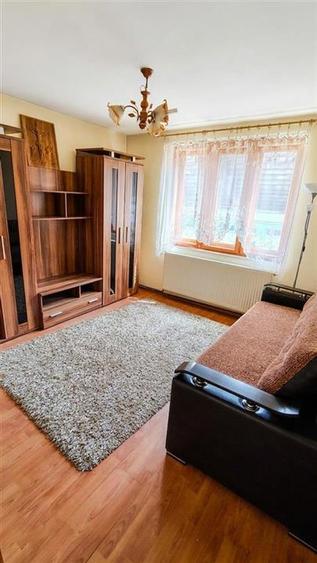 Casă cu 6 camere cu Teren 249 Mp în Rogerius