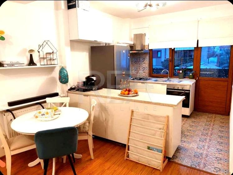 Apartament cu 3 camere decomandat, mobilat în Brâncoveanu