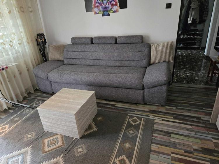 Apartament cu 3 camere semidecomandat în Central