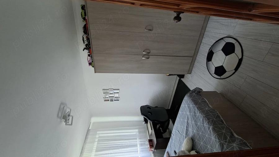 Apartament cu 3 camere decomandat în Micro 5
