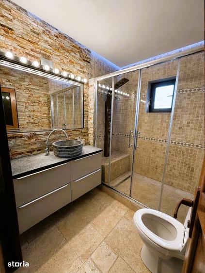 Casă cu 4 camere semidecomandat cu Teren 500 Mp în Central