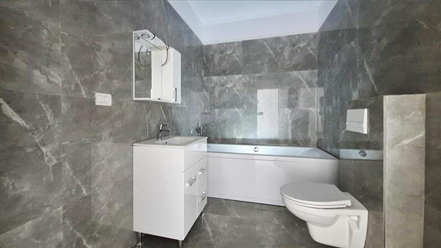 Duplex cu 4 camere cu Canalizare în Moșnița Nouă