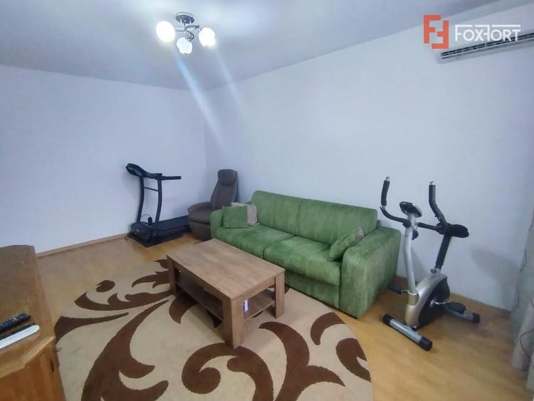 Apartament cu 3 camere decomandat, mobilat în Girocului