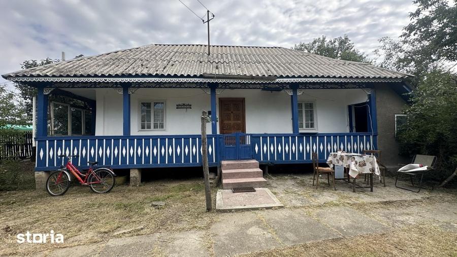 Casă cu 2 camere cu Teren 1172 Mp în Ciești