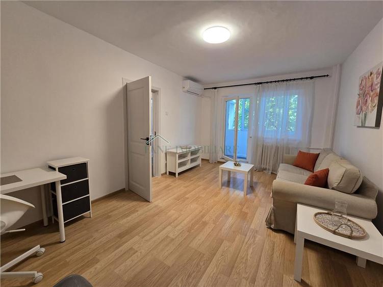 Apartament cu 2 camere semidecomandat în Aviației
