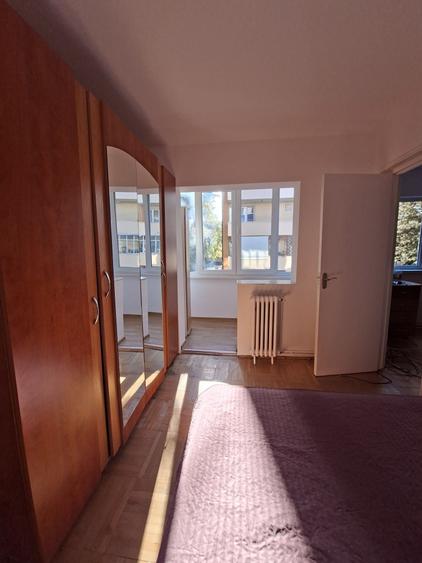 Apartament cu 2 camere semidecomandat în 7 Noiembrie