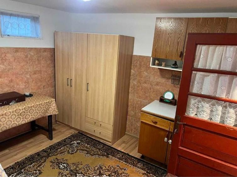 Casă cu 3 camere în Uiești