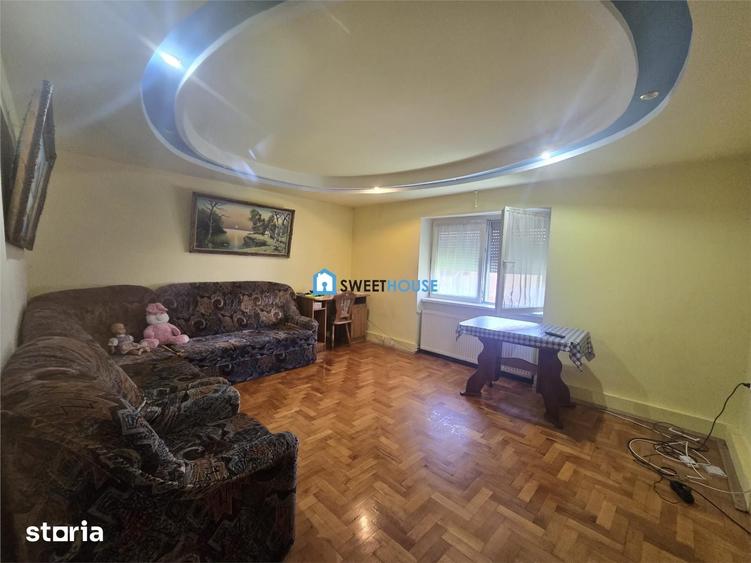 Casă cu 5 camere cu Teren 300 Mp în Central