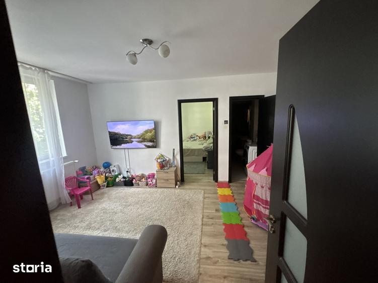 Apartament cu 3 camere decomandat, mobilat în Gara de Nord