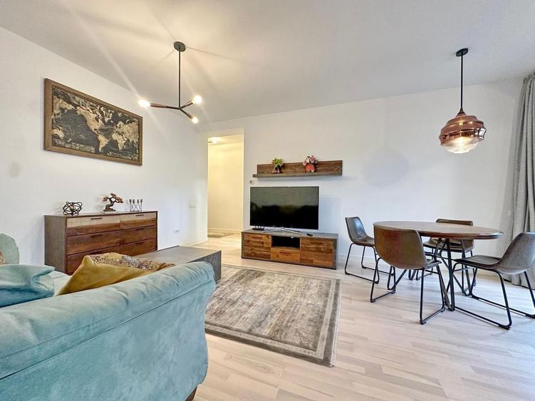 Apartament cu 3 camere decomandat, mobilat în Centrul Istoric