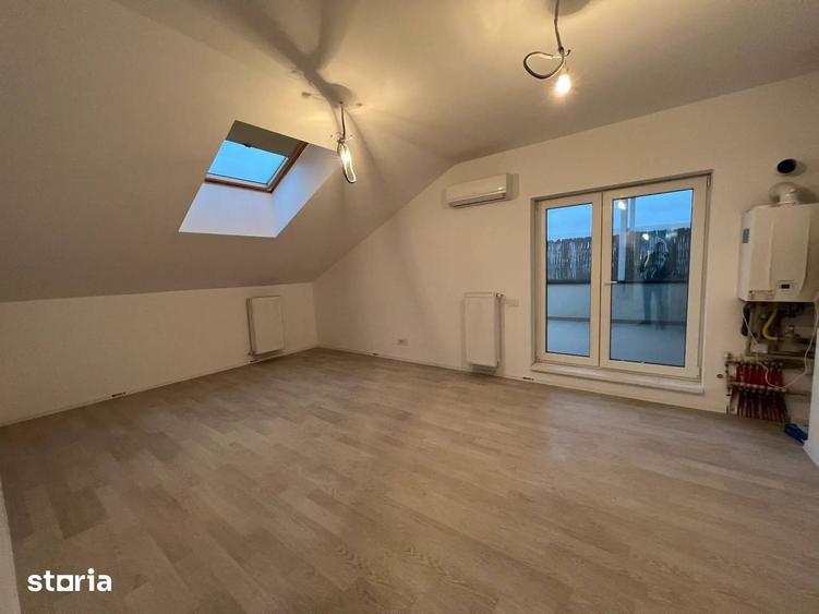Apartament cu 4 camere decomandat în Titan