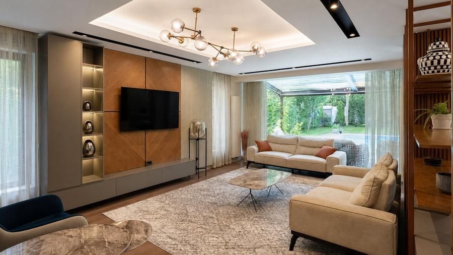Casă individuală cu 9 camere cu Teren 1300 Mp în Pipera