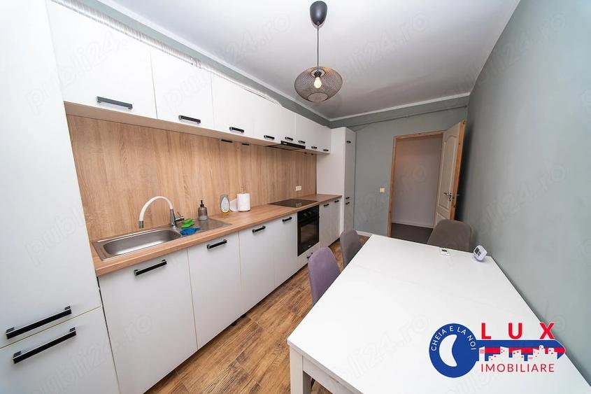 Apartament cu 3 camere semidecomandat în Faleză