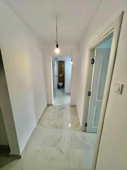 Apartament cu 4 camere decomandat în Dacia