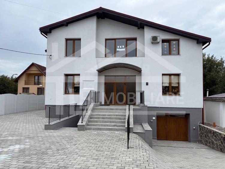 Casă individuală cu 10 camere cu Canalizare în Sâncraiu de Mureș