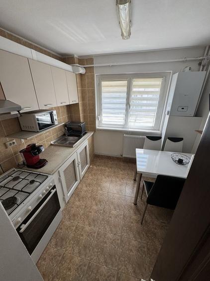 Apartament cu 2 camere semidecomandat în Rovine