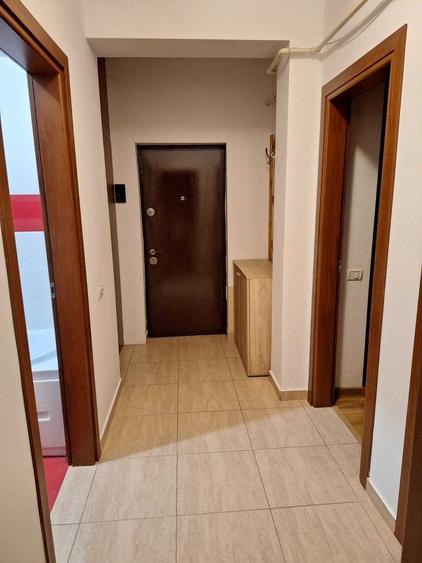 Apartament cu 2 camere decomandat în Titan