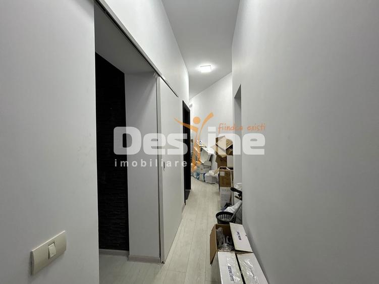 Apartament cu 4 camere semidecomandat în Universitate