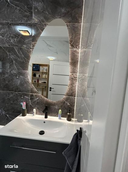 Casă cu 4 camere cu Teren 240 Mp în Central