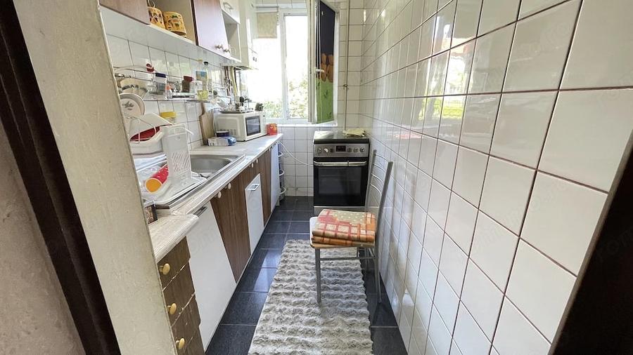 Apartament cu 3 camere semidecomandat în Cetății