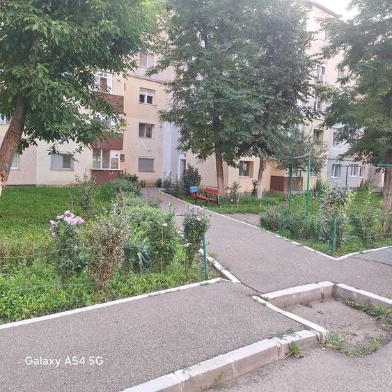 Apartament cu 3 camere decomandat în Hunedoara
