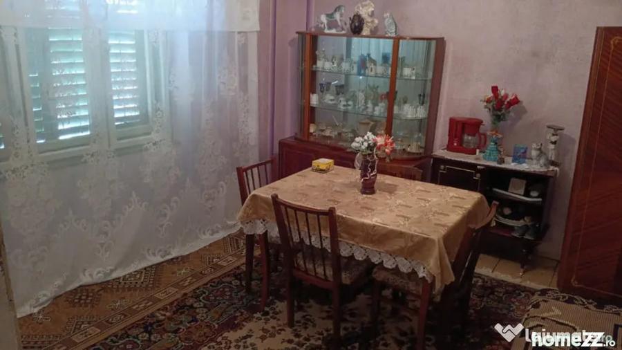 Casă cu 4 camere cu Teren 2000 Mp în Alțina