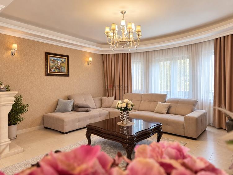 Casă individuală cu 8 camere cu Piscina în Bragadiru