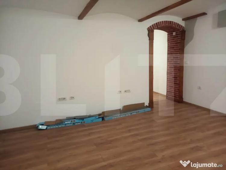 Apartament cu 8 camere nedecomandat în Iosefin