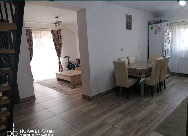 Apartament cu 4 camere decomandat în Central