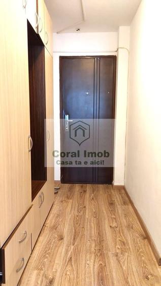 Garsonieră semidecomandată, mobilată în P-ța Romană